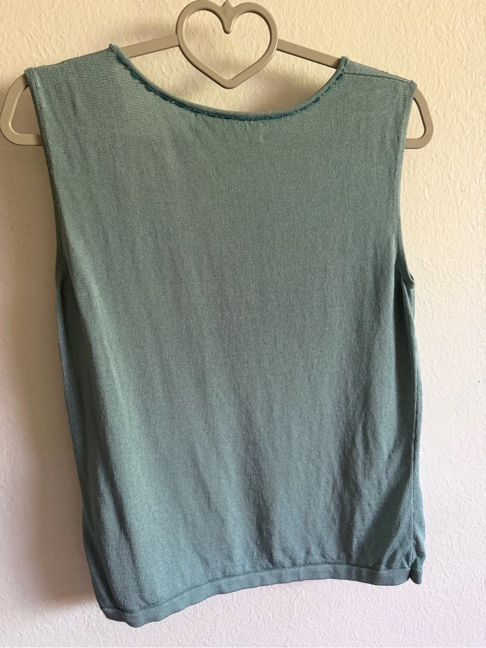 Jones New York Sleeveless Scoop Neck Tank in
